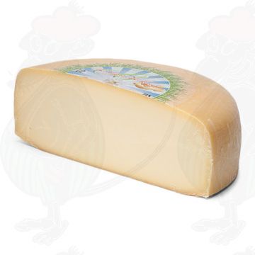 Ungt lagrad biologisk ost