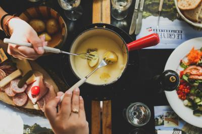 Ostfondue: En läcker och mysig rätt att dela